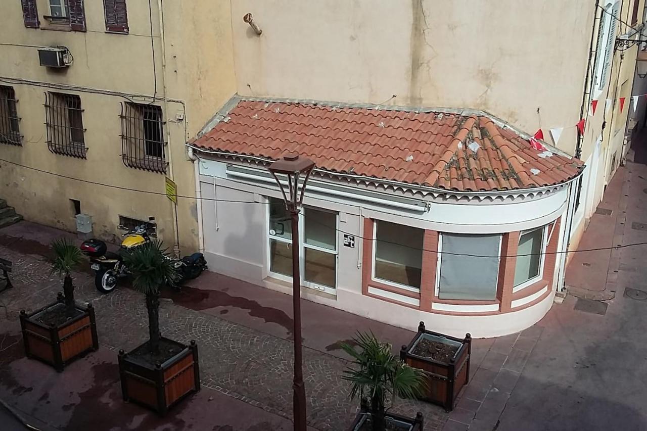 Magnifique Studio Au Coeur Historique De Fréjus Exteriör bild