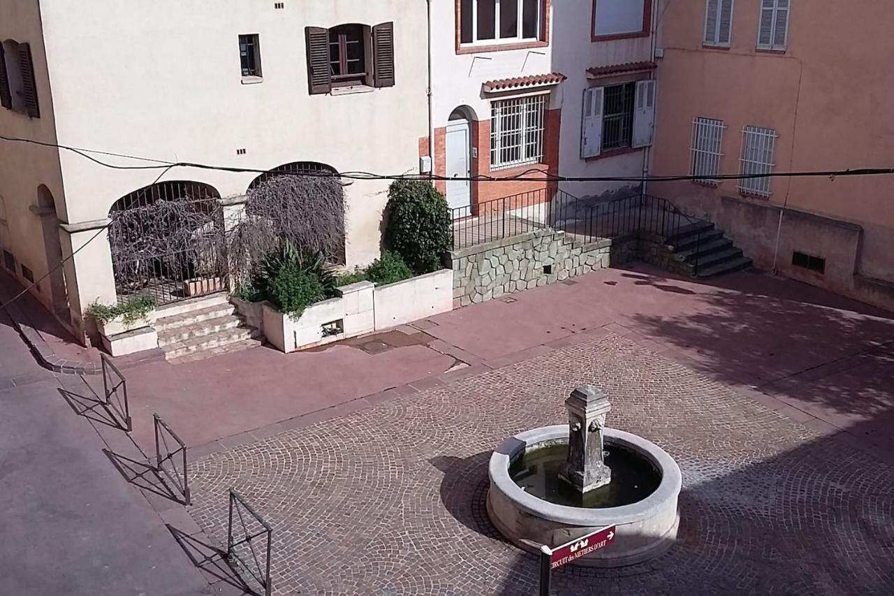 Magnifique Studio Au Coeur Historique De Fréjus Exteriör bild