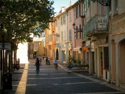 Magnifique Studio Au Coeur Historique De Fréjus Exteriör bild